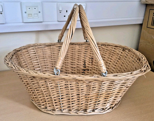 Large wicker shopping basket - wicker,