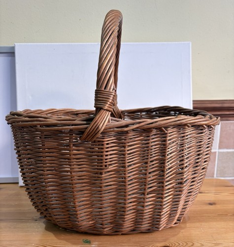 Large vintage oval - large, wicker