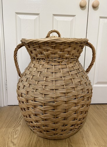 Large round wicker basket with - wicker,