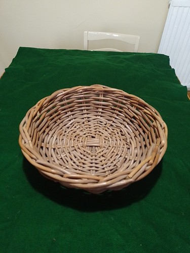 Round wicker basket - round,
