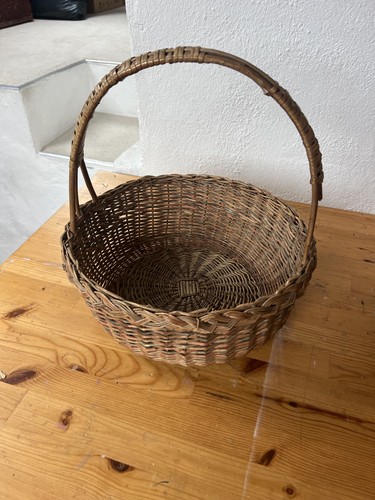 Wicker large round basket - large, with