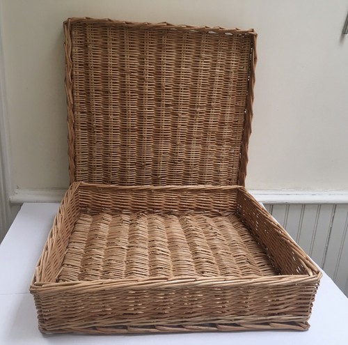 Large wicker basket lidded box - lidded,