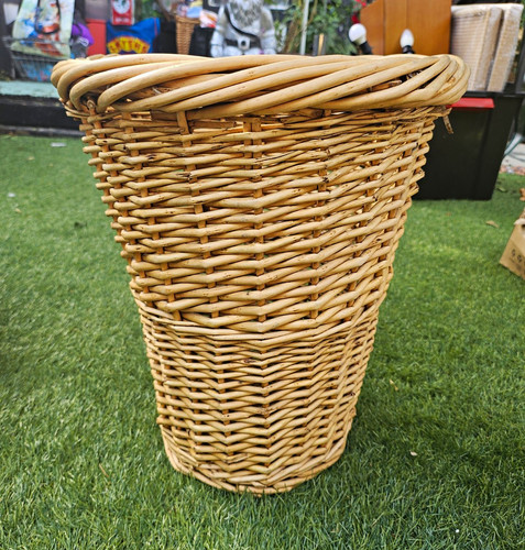 Large round brown wicker - large,