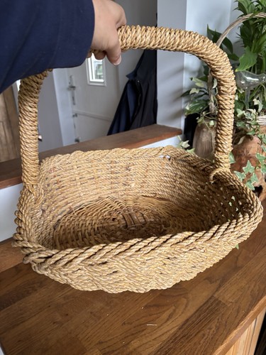 Round woven brown - brown, wicker