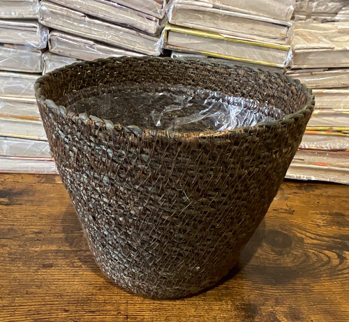 Large round brown wicker lined - round,