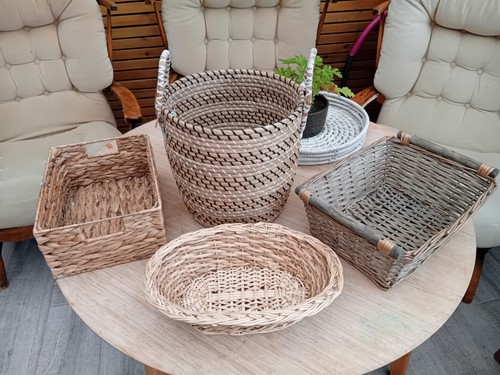 Four very large wicker - four,