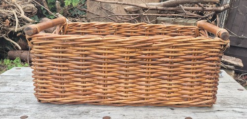 Large vintage rustic wicker - large,