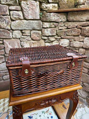 Large wicker picnic hamper - large,